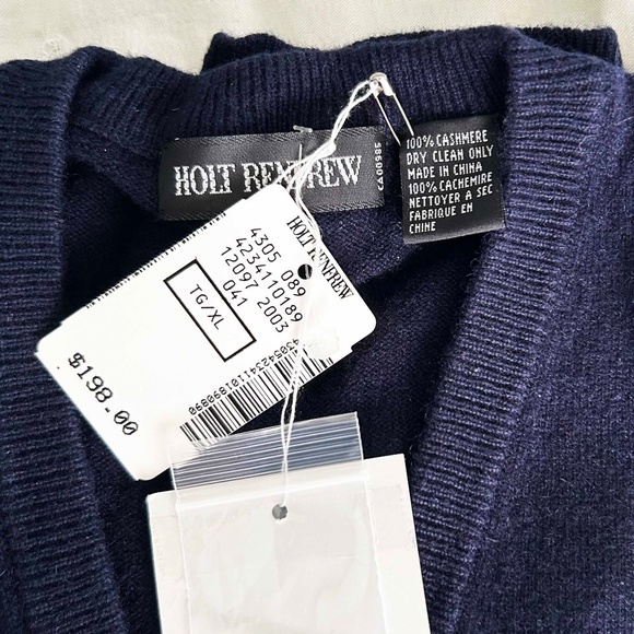 VEST, CASHMERE 100%, SIZE XL, NAVY, V-NECK, SLEEVELESS, HOLT RENFREW, TAGS ON, - Picture 2 of 3